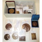 BELGIQUE, lot de 19 médailles, dont: 1875, Fisch, Association des Marçunvins; 1888, Fisch, 25e anniversaire de la Libre Pensée de Bruxelles; 1887, Gee...
