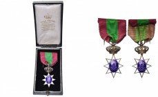 BELGIQUE, décoration pour les employés de la Maison royale et des Maisons des membres de la famille royale, médaille spéciale en vermeil (35 x 29 mm),...