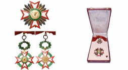 COTE D'IVOIRE, Ordre de la République, ensemble de 1e classe: plaque, bijou et écharpe. Ecrin Chobillon (Paris).