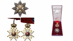 NORVEGE, Ordre de Saint-Olav, ensemble de grand-croix, catégorie civile, 3e modèle (1937): plaque, bijou (émaux brisés) et écharpe. Ecrin Tostrup (Osl...
