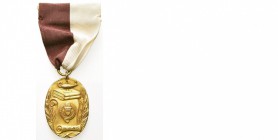 lot de 2 distinctions académiques: médaille de l'université de Fordham (New York), 1956 (AV, 26 x 36mm, 16,5 g, avec ruban); diplôme de docteur honori...