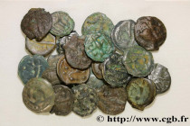 GALLO-BELGIAN - CELTIC
Type : Lot de 25 potins 
Date : Ier siècle avant J.-C. 
Metal : potin 
Commentary : Lot composé de 25 potins, tous identifiable...