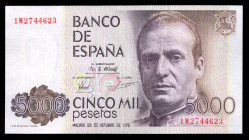 5.000 pesetas. 1979. Madrid. (Ed-478a). 23 de octubre, Juan Carlos I. Serie 1W. Error de impresión al faltar casi toda la calcografía del reverso. EBC...