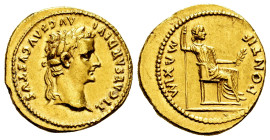 Tiberius. Aureus. 14-37 AD. Lugdunum. (Ric-25). (Cohen-15). (Cal-305d). Anv.: CAESAR DIVI AVG F AVGVSTVS. Laureate head of Tiberius right. Rev.: PONTI...