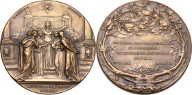 Medaglia 1908 per ricordare il Primo congresso degli Italiani all’Estero tenutosi a Roma. D/ La figura allegorica dell'Italia turrita e paludata, con ...