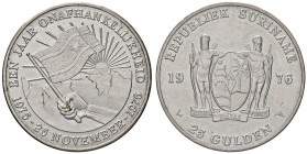 ESTERE - SURINAME - Repubblica - 25 Gulden 1976 Kr. 17 AG

Status: qFDC

Notes: