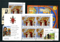 LOTTI - Filatelia Vaticano, insieme di francobolli (come da foto)

Status: Nuovo

Notes: