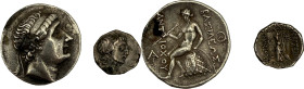 ROYAUME SÉLEUCIDE. ANTIOCHUS Ier SOTER (280-261). Tétradrachme. Séleucie du Tigre. (274-270).
Argent. 16,96g. (3h). Très Beau. Lot de 2 monnaies. A/....