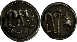 JULES CÉSAR (100-44). Denier, Gaule 49-48.
Argent. 4,09g. (7h). Magnifique exemplaire, recouvert d'une délicate patine de médaillier. Superbe. Rare e...