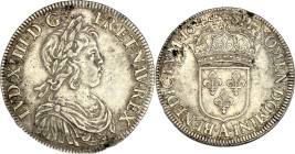 Écu à la mèche courte, Paris, Monnaie de Matignon 1644.
Argent. 27,34g. Très Beau. A/. Buste enfantin du Roi à droite, les cheveux courts, lauré, dra...