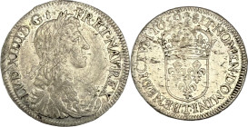 Demi-écu au buste juvénile du 2ème type, Nantes 1659.
Argent. 13,62g. Petites griffes. TB. Peu commun. A/. Buste juvénile du Roi à droite, cheveux lo...