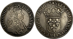Écu à la cravate, dit "du Parlement", Bayonne 1683.
Argent. 27,23g. Chevelure recoiffée. Très Beau. A/. Buste du Roi à droite, drapé et cuirassé avec...