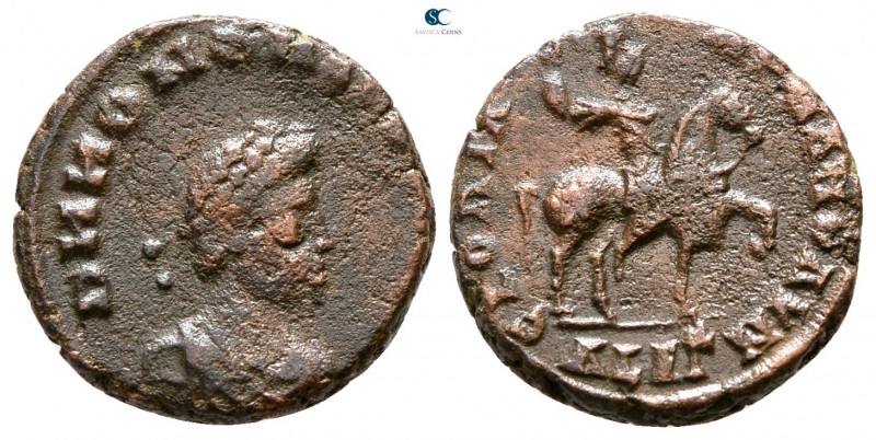 Honorius AD 393-423. Alexandria
Follis Æ

14 mm., 2.24 g.



very fine