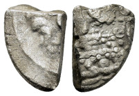 ANCIENT GREEK.Cut Fragment of AR Tetradrachm.

Condition : Good very fine.

Material : Silver.
Axis : 12h.

Weight : 3.11 gr.
Diameter : 10 mm.