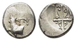 THRACE. Byzantion.(Circa 387/6-340 BC). Hemidrachm.

Obv : ΠY.
Forepart of a bull standing left on dolphin left, right foreleg raised; below foreleg, ...