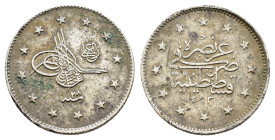 OTTOMAN EMPIRE.(1876-1909).Qustantiniya.1293/28 AH.2 Qurush.

Condition : Good very fine.

Material : Silver.
Axis : 12h.

Weight : 2.33 gr.
Diameter ...