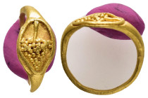 ANCIENT ROMAN GOLD RING.(3rd-4th century).Au.

Condition : Good very fine.

Material : Gold.

Weight : 3.02 gr.
Diameter : 18 mm.