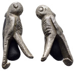 ANCIENT ROMAN SILVER EAGLE FIGURINE.(1st-2nd century).Ar.

Condition : Good very fine.

Material : Silver.

Weight : 2.93 gr.
Diameter : 19 mm.