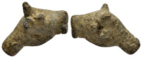 ANCIENT ROMAN BRONZE BULL'HEAD FIGURINE.(1st - 2nd Century).Ae.

Condition : Good very fine.

Material : Bronze.

Weight : 13.06 gr.
Diameter : 28 mm.
