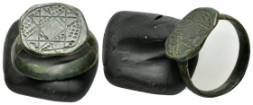 ANCIENT BYZANTINE BRONZE RING.(10th-11th century).Ae.

Condition : Good very fine.

Material : Bronze.

Weight : 4.18 gr.
Diameter : 20 mm.