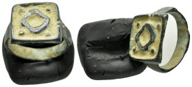 ANCIENT BYZANTINE BRONZE RING.(10th-11th century).Ae.

Condition : Good very fine.

Material : Bronze.

Weight : 5.46 gr.
Diameter : 21 mm.