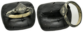 ANCIENT BYZANTINE BRONZE RING.(10th-11th century).Ae.

Condition : Good very fine.

Material : Bronze.

Weight : 1.55 gr.
Diameter : 17 mm.