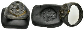 ANCIENT GREEK BRONZE RING.(1st-2nd century BC).Ae.

Condition : Good very fine.

Material : Bronze.

Weight : 5.92 gr.
Diameter : 20 mm.