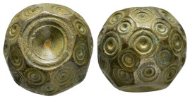 ANCIENT ISLAMIC BRONZE COMMERCİAL WEIGHTS (15th-19th).Ae.

Condition : Good very fine.

Material : Bronze.

Weight : 29.32 gr.
Diameter : 19 mm.