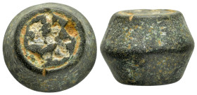 ANCIENT ISLAMIC BRONZE COMMERCİAL WEIGHTS (15th-19th).Ae.

Condition : Good very fine.

Material : Bronze.

Weight : 57.10 gr.
Diameter : 24 mm.
