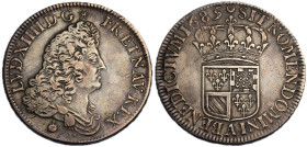 Louis XIV 1643-1715
1/2 Écu de Flandre, Paris, 1685 A, avec globe, AG 18.64 g.
Ref : G. 182 (R)
Conservation : TTB