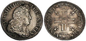 Louis XIV 1643-1715
1/2 Écu aux 8 L, réformation, Reims, 1690 S, AG 13.42 g.
Ref : G. 184 (R)
Conservation : TTB