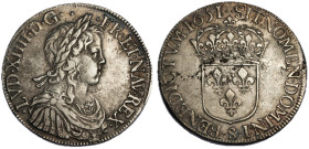 Louis XIV 1643-1715
Écu à la mèche longue, Troyes, 1651 S, AG 27.17 g.
Ref : G. 202 
Conservation : TTB. Rare
