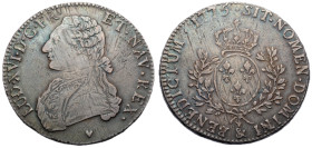 Louis XVI 1774-1792
Écu aux branches d'olivier, Aix, 1775 &, AG 29.24 g.
Ref : G.356 (R)
Conservation : presque TTB, Stries de frappe