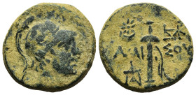 PONTOS.Amisos.Time of Mithradates VI.(Circa 111-90 BC).Ae.
Obv : Helmeted head of Ares to right.
Rev : AMIΣOY.
Sword in sheath; star with crescent to ...