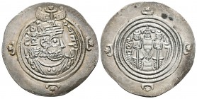 IMPERIO SASANIDA. Khusru II. Dracma. 590-628 a.C. Año 37, Ceca NY (Nihavand). A/ Busto de Khusru II a derecha con corona mural con media luna frontal,...