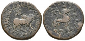 INDO-ESCITAS. Azes II. Hexa-Chalkon. 35 a.C-12 d.C. Taxila. A/ Toro en pie a derecha, sobre el monograma y a la derecha letra Karoshthi. R/ León a der...