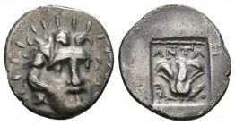 RHODOS, Rhodas. Hemidracma. 125-88 a.C. Antaios. A/ Cara de Helios radiada ligeramente a derecha. R/ Rosa con capullo sobre ella ANTA-I esta última fu...