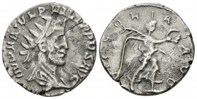 FILIPO I. Antoniniano (imitación bárbara). 244-249 d.C. Roma. A/ Busto radiado y drapeado a derecha. IMP M IVL PHILIPPVS AVG. R/ Victoria avanzando a ...