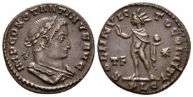 CONSTANTINO I. Follis. 306-337 d.C. Lugdunum. A/ Busto laureado con coraza a derecha. IMP CONSTANTINVS PF AVG. R/ Sol estante a izquierda portando glo...