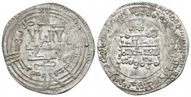 CALIFATO DE CORDOBA. Abd Al-Rahman III. Dirham. 330H. Al-Andalus. Citando a Qasim en la IA. Vives 396. Ar. 3,23g. Conserva parte del brillo original. ...