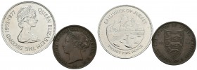 JERSEY. 1/12 Shilling 1888. Km#8 y 25 Pence 1977. Km#44. MBC+/EBC+.