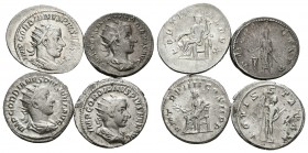 IMPERIO ROMANO. Lote compuesto por 4 Antoninianos de Gordiano III, reversos diferentes RIC 144; RIC 84; RIC 69 y RIC 89. Ar. MBC/MBC+. A EXAMINAR.
