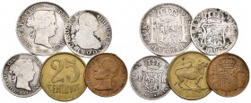 MONARQUIA ESPAÑOLA. Lote compuesto por 5 monedas, conteniendo: Carlos IV. 2 Reales 1800 Madrid R; Isabel II. 4 Reales 1859 Madrid y 1 Escudo 1866 Madr...