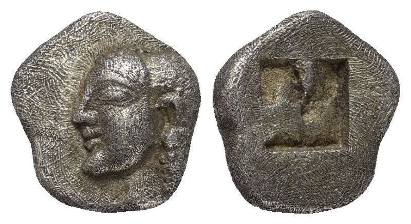 Gallien. Massalia.

 Obol (Silber). Ca. 500 - 475 v. Chr.
Vs: Archaischer Kop...