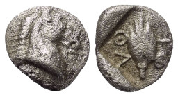 Thessalien. Thessalischer Bund.

 Obol (Silber). Ca. 480 - 460 v. Chr.
Vs: Gezäumter Pferdekopf rechts.
Rs: Getreidekorn in Quadratum incusum.

...