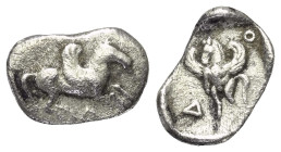 Akarnanien. Leukas.

 Diobol (Silber). Ca. 440 - 400 v. Chr.
Vs: Pegasos nach rechts fliegend, darunter Lambda.
Rs: Pegasos in Dreiviertelansicht ...