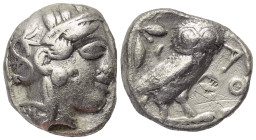 Attika. Athen. Gegengestempelte Prägungen.

 Tetradrachme (Silber). Ca. 454 - 404 v. Chr.
Vs: Kopf der Athena mit ölzweiggeschmücktem attischem Hel...
