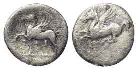 Korinthia. Korinth.

 Diobol (Silber). Ca. 400 - 340 v. Chr.
Vs: Pegasos nach links fliegend, darunter Koppa.
Rs: Pegasos nach links schreitend.
...