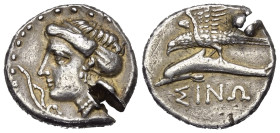 Paphlagonien. Sinope.

 Drachme (Silber). Ca. 330 - 300 v. Chr.
Vs: Kopf der Nymphe Sinope mit Sphendone und Ohrring links, davor Aphlaston.
Rs: A...