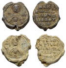 Byzantinische Siegel - Lots.


Lot (2 Stück, Blei): ca. 6. - 11. Jhdt. n. Chr. 
Vs.: Halbfigur eines frontal stehenden Heiligen mit Nimbus. Rs.: M...